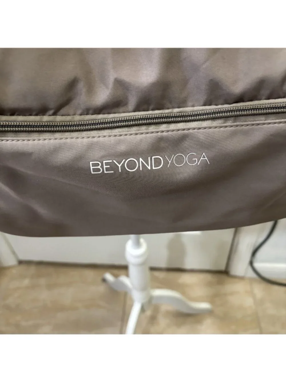 Beyond Yoga tan Medium Drawstring Gym Backpack w/ Zipper Pocket, Logo Strap